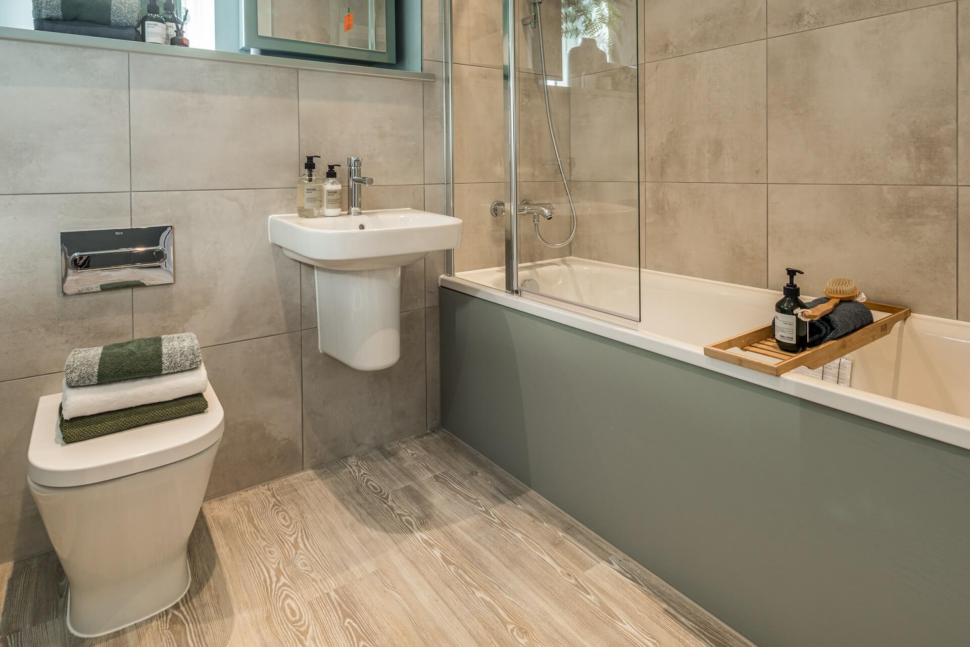 CG Poplar 2994 Bathroom 2
